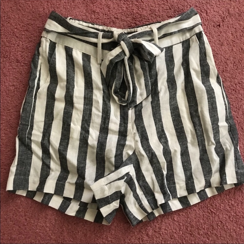 NWT striped Shorts black and white